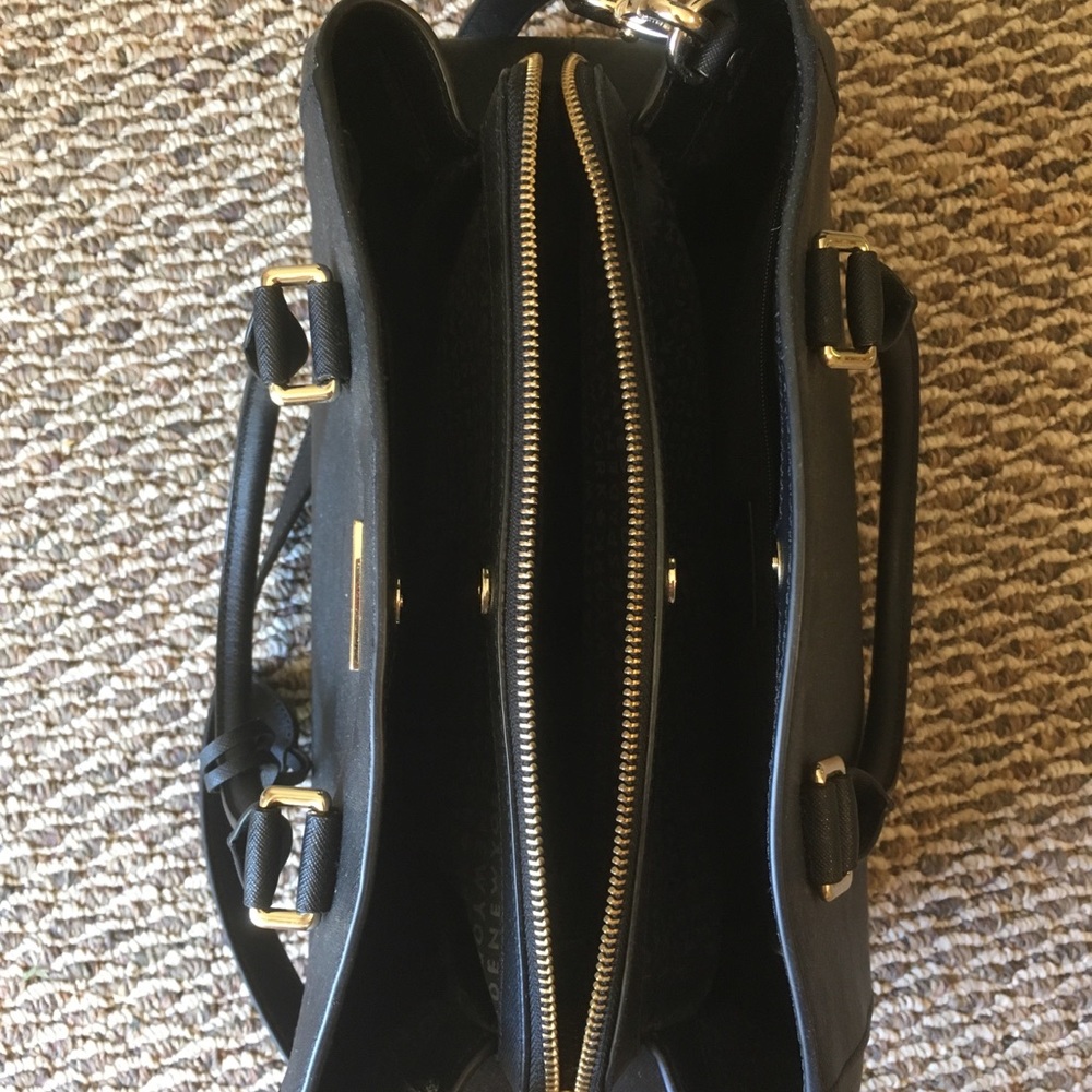 Kate Spade. Large black handbag. Used once. - Picture 3 of 4